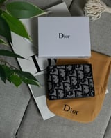 محافظ رجالية ماركات مميزة من ريفـان