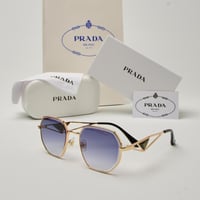 نظارة شمسية ماركة برادا