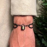 اسوارة رجالي ماركة لويس فيتون القُفل