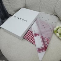 شماغ رجالي ماركة جفنشي مع الملحقات