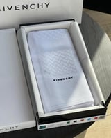 شماغ جيفنشي كلاسيكي 2025