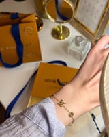 اسوارة نسائي ماركة لويس فيتون