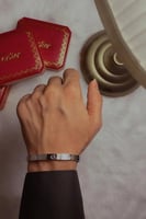 اسوارة رجالي ماركة كارتير لون فضي