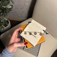 اسوارة نسائي ماركة لويس فيتون