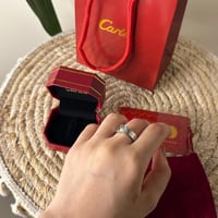 خاتم نسائي ماركة كارتير فص زركون