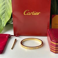 اسوارة نسائي ماركة كارتير زركون لوقو