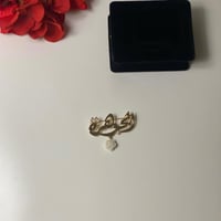 بروشات بنات ناعمة بالاسم