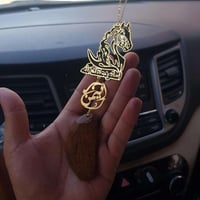 تعليقة سيارة مُبطنه شكل الخيل