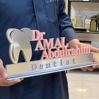 لوحه مكتبيه بالاسم تفصيل حسب الطلب