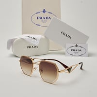 نظارة شمسية ماركة برادا