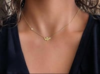 سلسال نسائي بالاسم مع فص زركون