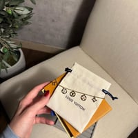 اسوارة نسائي ماركة لويس فيتون