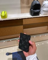 ابواك رجاليه لويس فيتون بالاسم