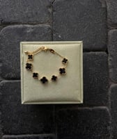 اسوارة نسائي ماركة فان كليف