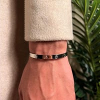 اسوارة رجالي ماركة كارتير لون فضي