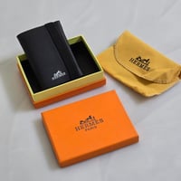 محافظ رجالية ماركات - متجر ريفان