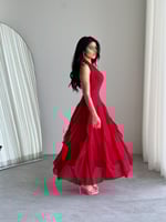 فستان أحمر شيفون