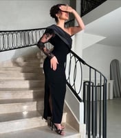 فستان أسود One Shoulder