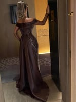 فستان سهرة بذيل جازار