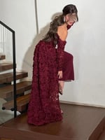 فستان سهرة برغندي مورد