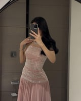 فستان لحمي مطرز