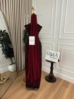 فستان ملكي بتطريز أسود لامع