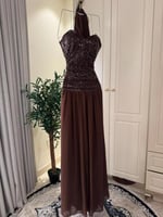 فستان لحمي مطرز