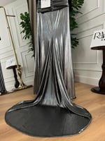 فستان أسود رسمي بإحساس فاخر