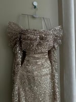 فستان سهره بيج بخامة ترتر بالكامل