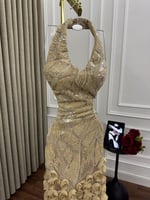 فستان سهره مطرز مع ورد بالاسفل