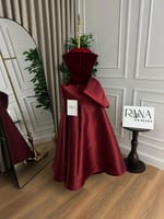 فستان مخمل أسود بلمسة فاخرة