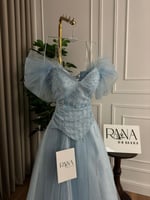 فستان سندريلا سماوي بلمعة خفيفة