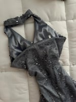 فستان سهره فضي مطرز بخرز وترتر