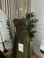 فستان زيتي بتطريز يدوي فاخر