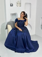 فستان كحلي مطرز