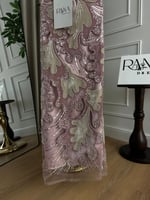 فستان سهرة موف مطرّز بالخرز الذهبي