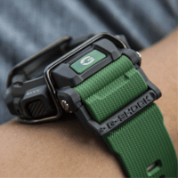 ساعة جي شوك اخضر داكن ميناء اسود GD-400GB-3DR