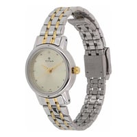 ساعة تيتان نسائي Titan Women's White Dial Stainles...