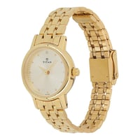 ساعة تيتان نسائي Titan Women's Silver Dial Stainle...