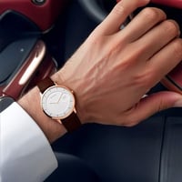 ساعة تيتان إيدج كوارتز أنالوج بمينا أبيض وسوار جلد...