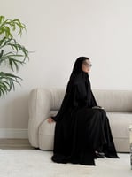 Classic ( عباية نص كلوش سادة )