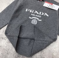 بلوزة برادا صوف