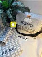 شنطة موسكينو للمواليد للجنسين