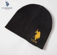 قبعة بولو بتطريز