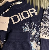 بدلة ديور صوف مع القبعة