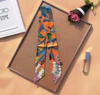 سكارف ملون مشجر