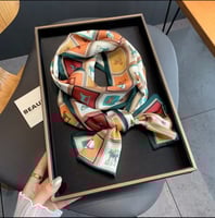 سكارف هيرمز متعدد الاستخدامات