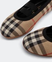 جزم بيربري بناتي فخم