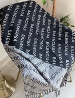 سكارف بالنسياغا بلونين