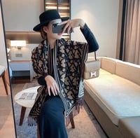 سكارف ديور فخم بني مع ترابي